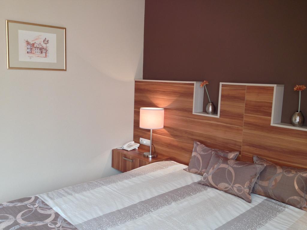 Alfa Hotel Győr Habitación foto